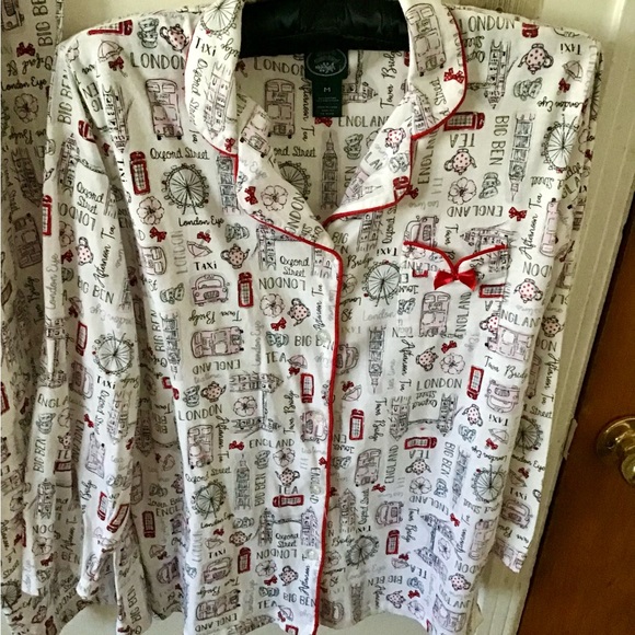 Laura Ashley Ladies pajamas, size M. Pattern shows London tourist attractions. - Picture 3 of 6